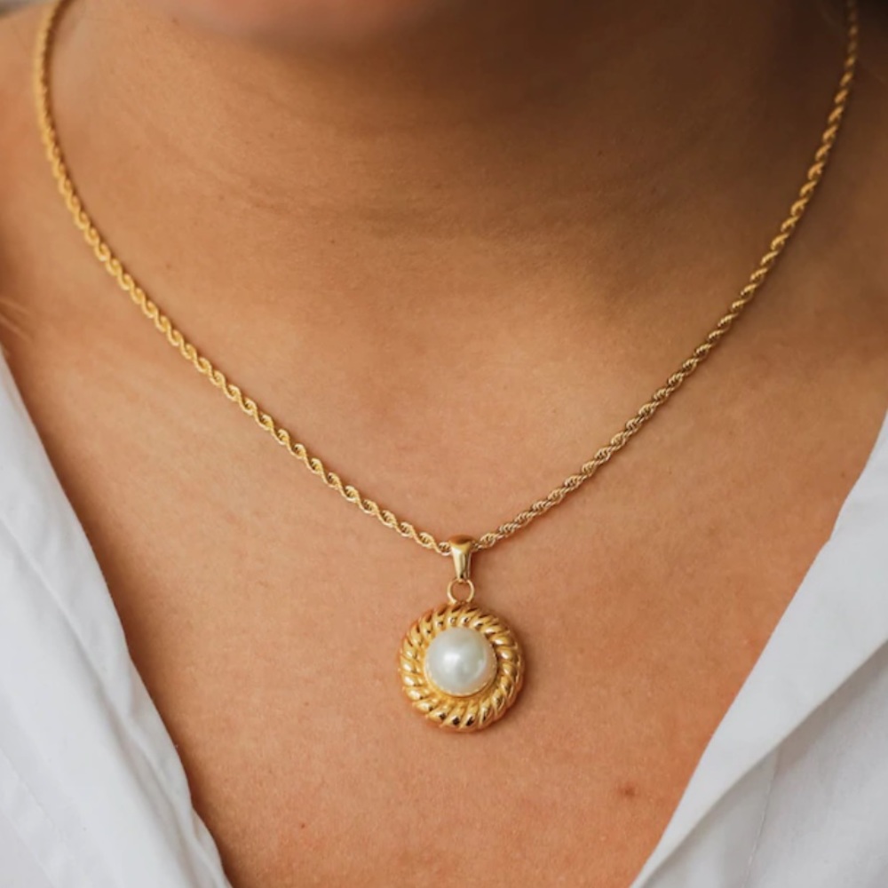 GP Twisted rope chain pendant necklace - Picture 1 of 3